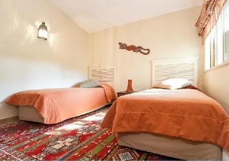 Villa Sleeps 5 Pool Air Con Wifi